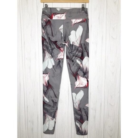 FABLETICS Mid-Rise Printed PowerHold Leggings - Picture 6 of 6